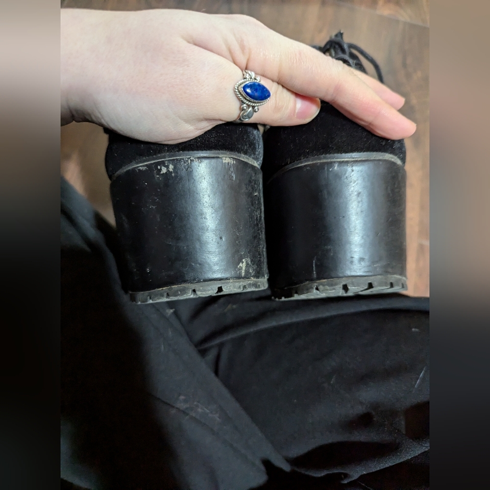 Current Mood Velvet Bat Wing Platform Heels - Picture 5 of 7